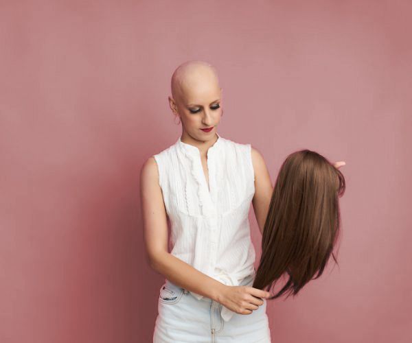 Alopecia femenina, Alopecia en las mujeres, Alopecia androgenética, alopecia areata, caída cabello mujer, siéntete bien con o sin pelo, aceptarme a mi misma con alopecia, fin alopecia femenina, no me siento sexy con alopecia, como ser tu misma con alopecia. no me gusto en el espejo con alopecia, miedo a que se rían de mi por mi alopecia